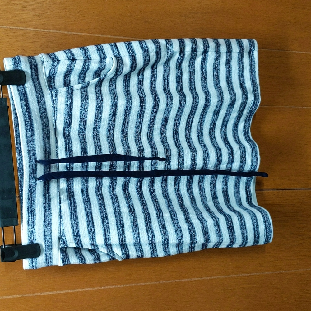 Market & Spruce stretchy soft skirt